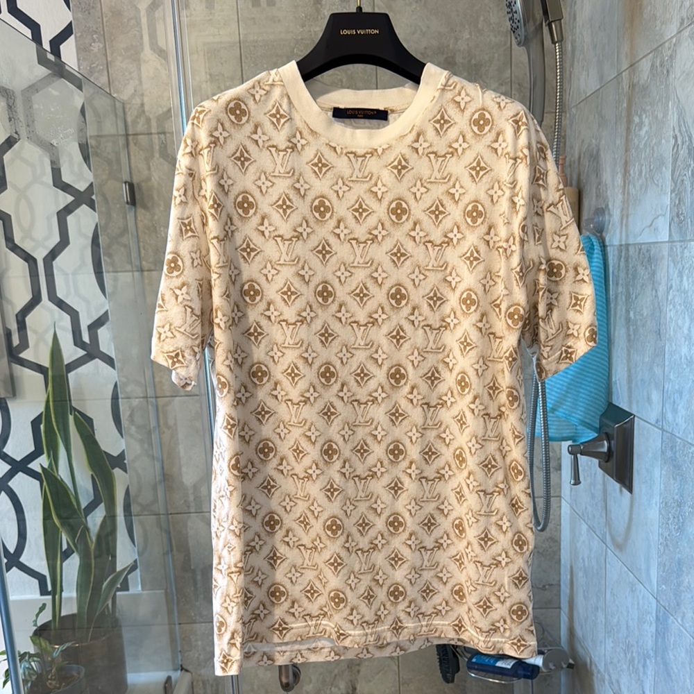 Louis Vuitton Cream and Gold Short Sleeve Tee